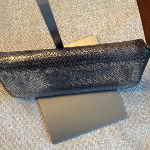 Tory Burch Black Snake-Embossed Zip Wallet GUC Brown shimmer - Picture 7 of 15